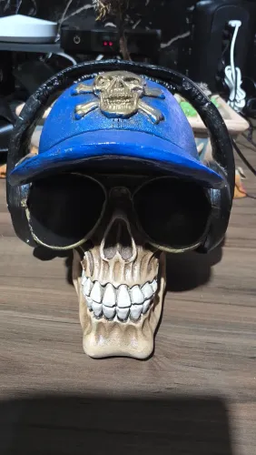 Caveira com fone de ouvido
