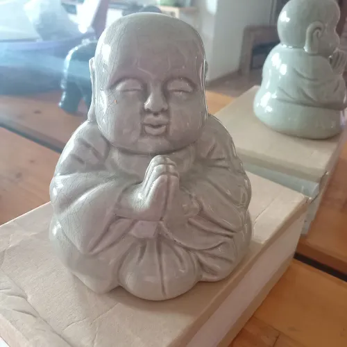 Escultura BUDA em Porcelana