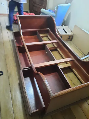 Cama mogno, com gavetas