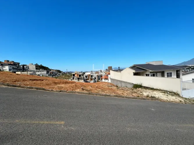 Terreno com 300m² no loteamento Green Village, São Sebastião - Palhoça/SC