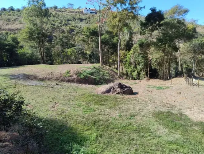 TERRENO PRONTO PARA CONSTRUIR COM 9000 M2 EM AREAL AO LADO DO CELEIRO MONTE ALTO