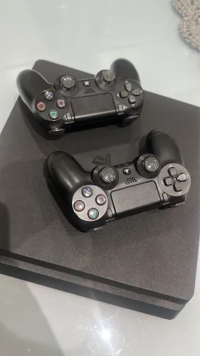 PS4 slim 1TB