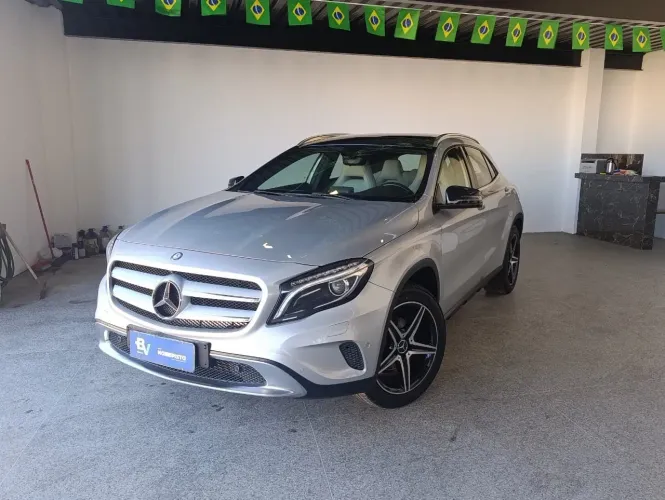 Mercedes-Benz GLA 200 Adv. 1.6/1.6 TB 16V Flex Aut. 2015