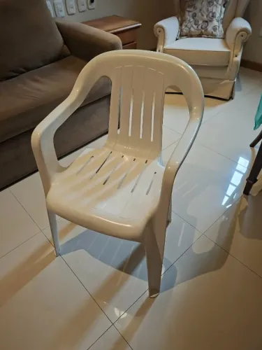 Cadeira PVC plástico com braço