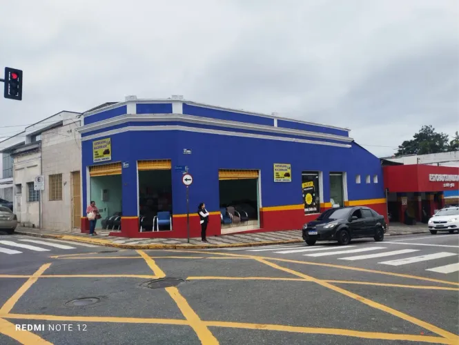 Alugo ponto comercial de esquina no centro de Mogi das Cruzes