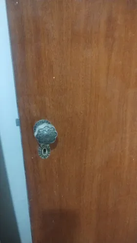 2 portas de madeira 70 cm com fechadura colonial