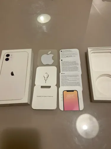 iPhone 11 - 64GB - Branco - Completo com Caixa