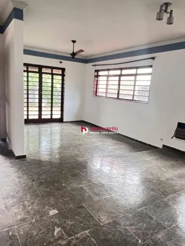 Casa com 4 Quartos, 240 m² - venda por R$ 450.000 ou aluguel por R$ 2.500/mês - Jardim Est