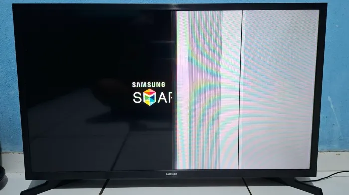 SMART TV SAMSUNG 32? PARA CONSERTO OU RETIRADA DE PEÇAS.