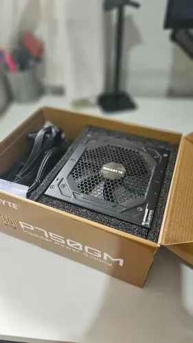 Fonte Gigabyte 750W Modular 80 plus gold