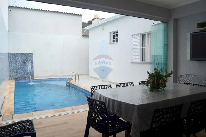 Casa Térrea Sofisticada a 350m do Mar no Canto do Forte, Praia Grande/SP