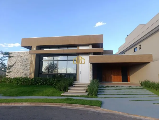 BELISSIMA CASA Á VENDA C/ 04 SUITES , SENDO UMA MASTER O ENCONTRO PERFEITO ENTRE SOFISTICA