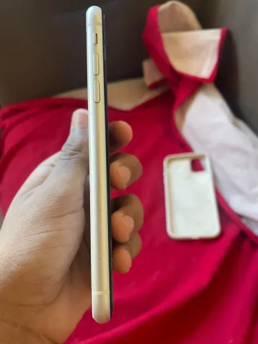 iPhone 11 semi novo