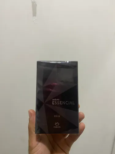 Perfume masculino Essencial tradicional