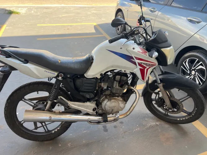Moto no precinho