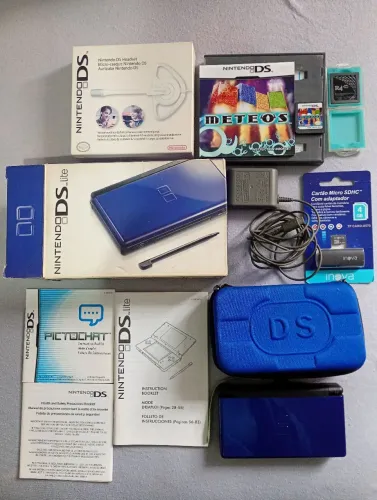 Nintendo DS Lite