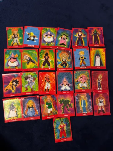  lote de figurinhas  com 25 umidades antigos de Dragon Ball Z 