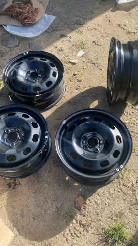 Vendo rodas aro 15 novas furacão 5x100