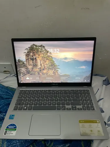 Notebook Asus Vivobook - Troco em IPhone 13 Pro pra cima 