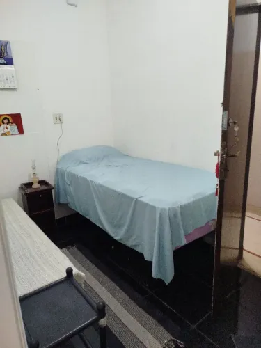 Aluga-se quarto mobiliado perto do metrô Sé 