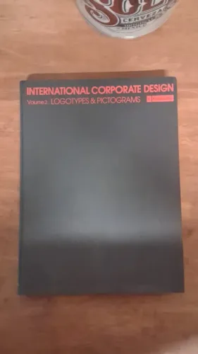 Livro - Internacional Corporate Design - Volume 2  Logotypes & Pictograms Yasaburo Kuwayam