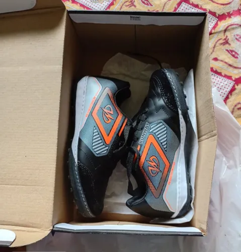 Vendo chuteira n°34 está nova nunca usada