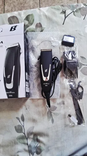 Máquina de corta cabelo Britânia profissional padrão shopping para trabalho ou uso pessoal