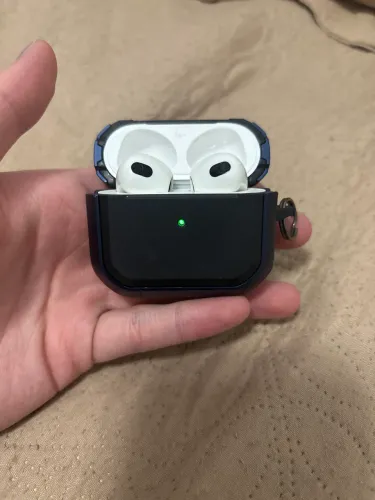 Apple AirPods (3.ª geração) com estojo de recarga SEM FIO (indução)