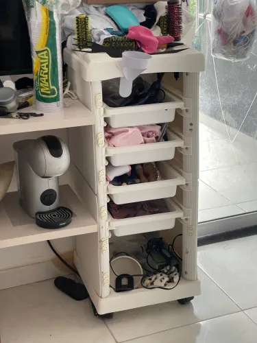 Carrinho auxiliar para salão de beleza