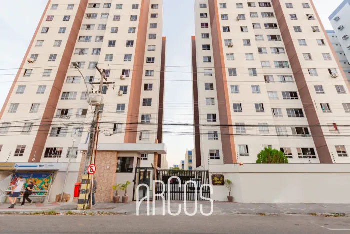 Apartamento com 3 quartos no Condomínio Ilhas do Caribe, no Ponto Novo, à venda.