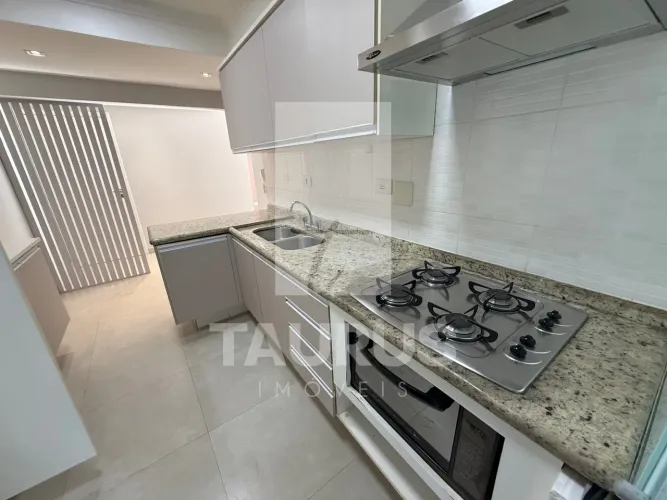 Apartamento para comprar ou alugar com 3 quartos, 1 vaga, em Moema São Paulo-SP.