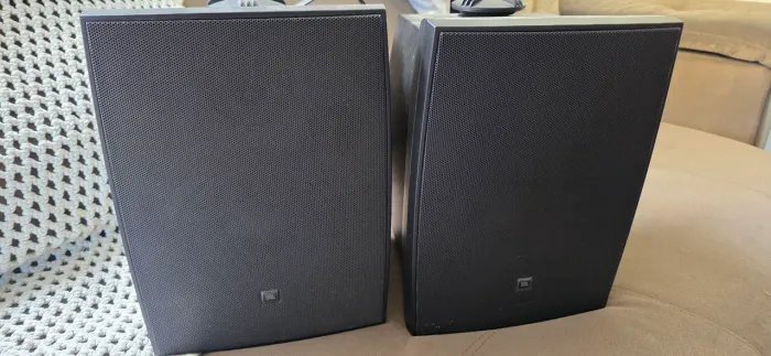 2 Caixa de som JBL C621P