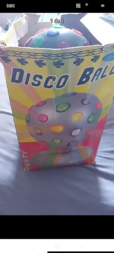 Disco de música e luzes