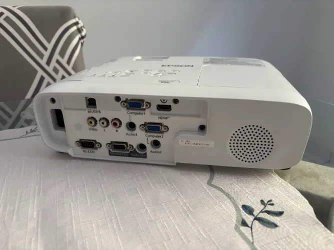 Projetor Epson PowerLite E20 - 3.400 Lumens