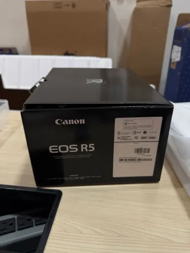 Canon EOS R5