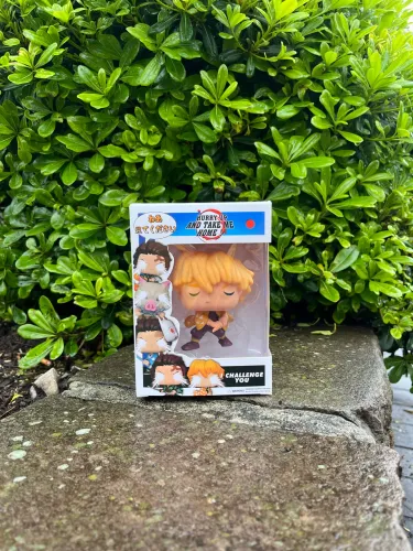 Funko POP Zenitsu colecionável