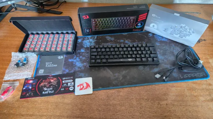 Teclado 60% customizado switches Akko 