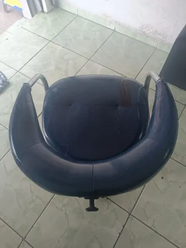 (*) Vende-se cadeira de barbeiro