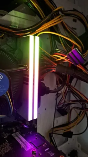 Memoria para PC DDR4 2x Pente de 8GB total 16GB - ASGARD RGB 3.200MHz