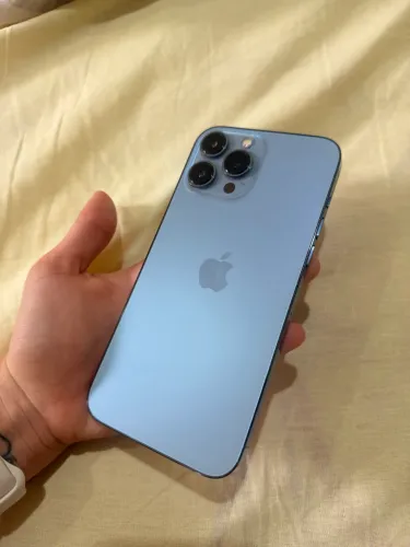 iPhone 13 Pro Max em estado de novo