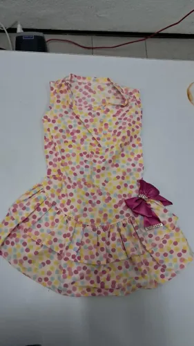 Bazar da vaquinha Flopis. cada vestidinho custa 25 reais