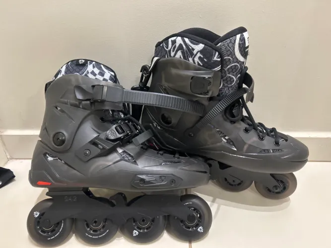 Patins Flying Eagle X5F - Estado de Novo (na caixa) Numero 43 BR