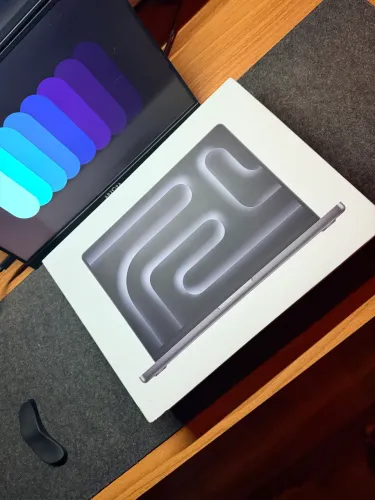 MacBook Pro M5