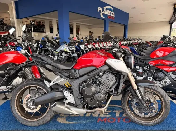 HONDA CB 650R ABS, Ano 2021, com apenas 20.000 km rodados, moto muito nova! 