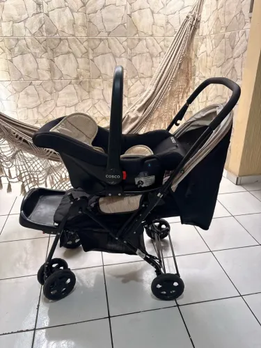 Cadeirinha e bebê conforto cosco 