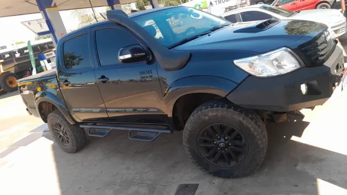 Toyota Hilux CD SRV D4-d 4X4 3.0 TDI Diesel AUT 2013