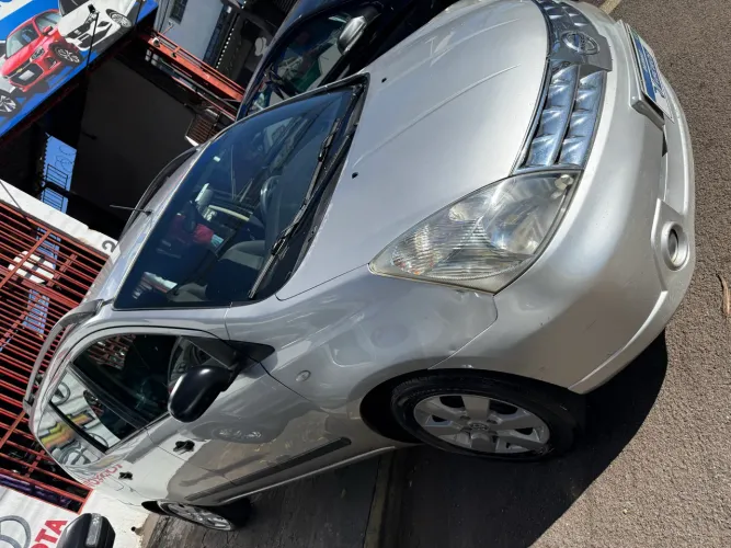 Nissan Livina Grand S 1.8 16V Flex Fuel Mec. 2012
