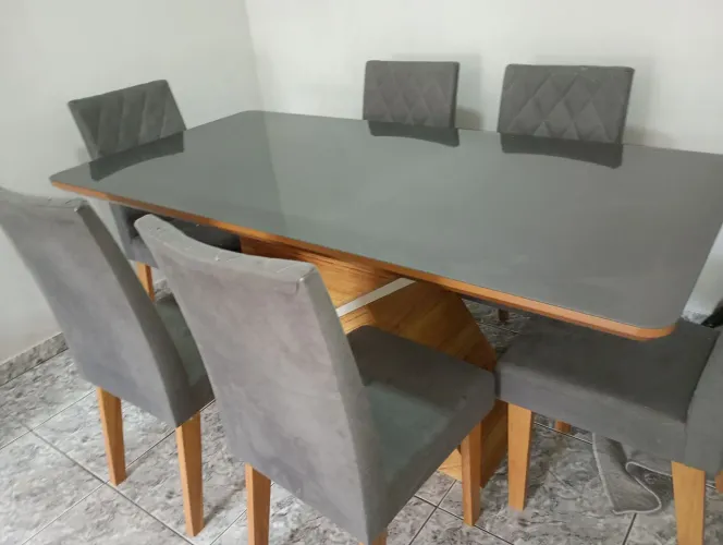 Mesa 6 lugares com tampo de vidro