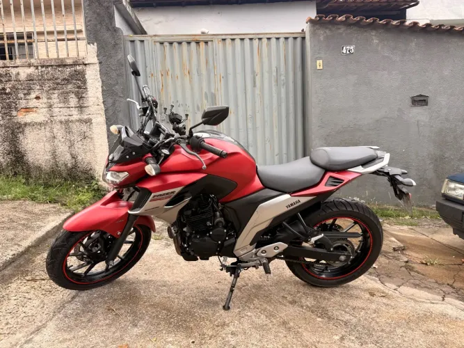 Fazer 250 Vermelha 2018