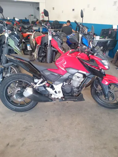 Honda CB TWISTER 250cc 2024 Vitória motors